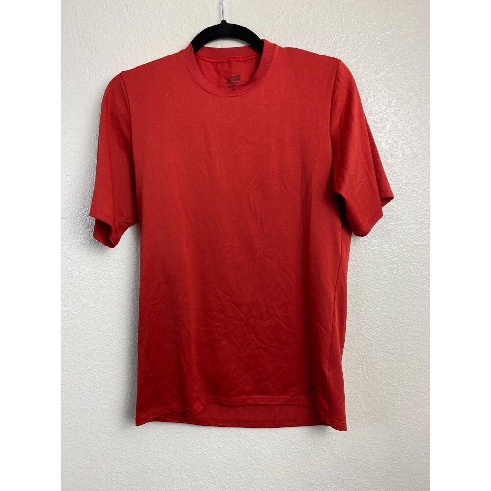 Patagonia T-Shirt Mens size‎ Small Red Crewneck Short Sleeve Outdoor Hiking